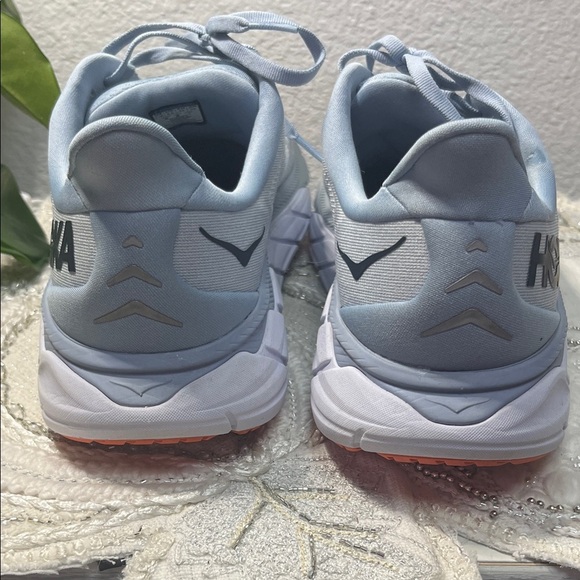 Hoka Women's Arahi 6 Athletic Shoes - Picture 4 of 12